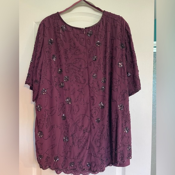 Formal burgundy beaded top and chiffon skirt - Picture 3 of 12